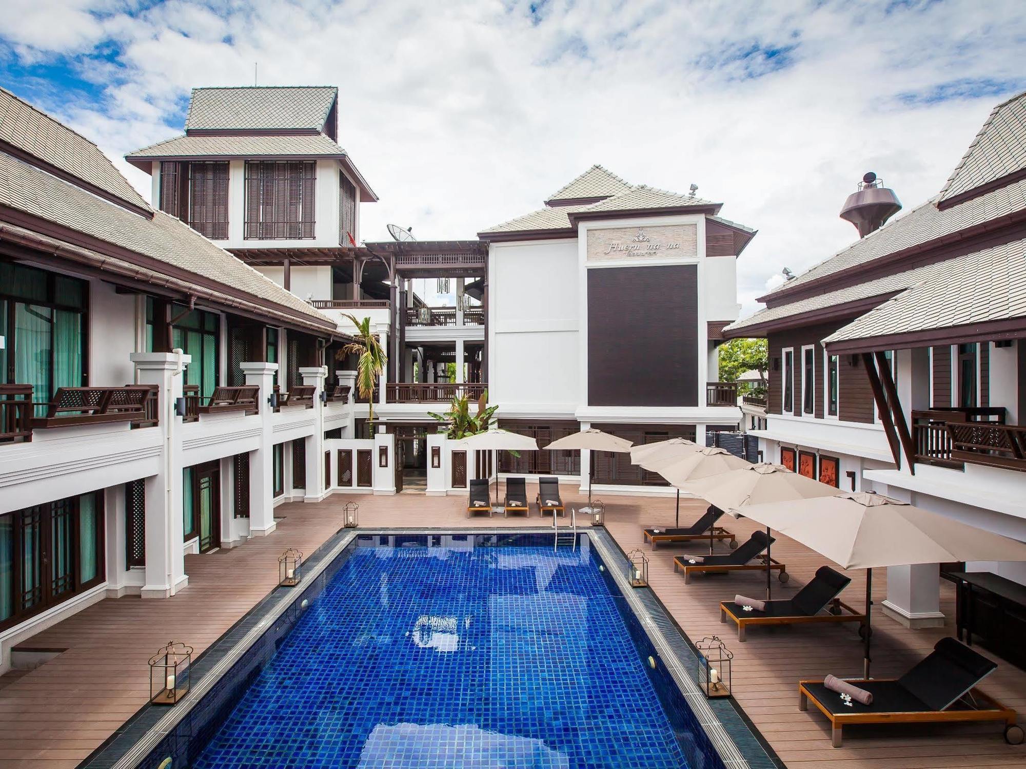 Huernnana Boutique Hotel Phrae Exterior foto